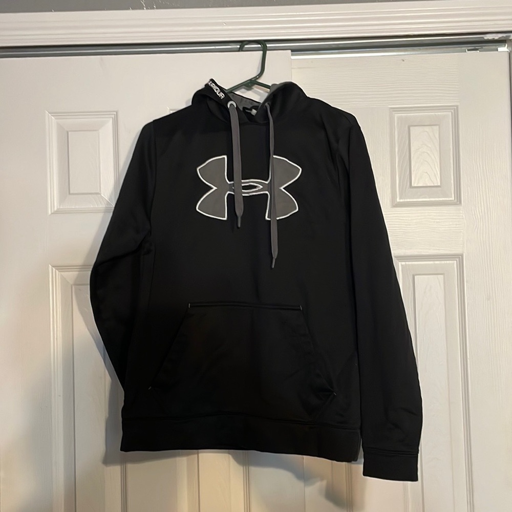Under Armour hoodie size M